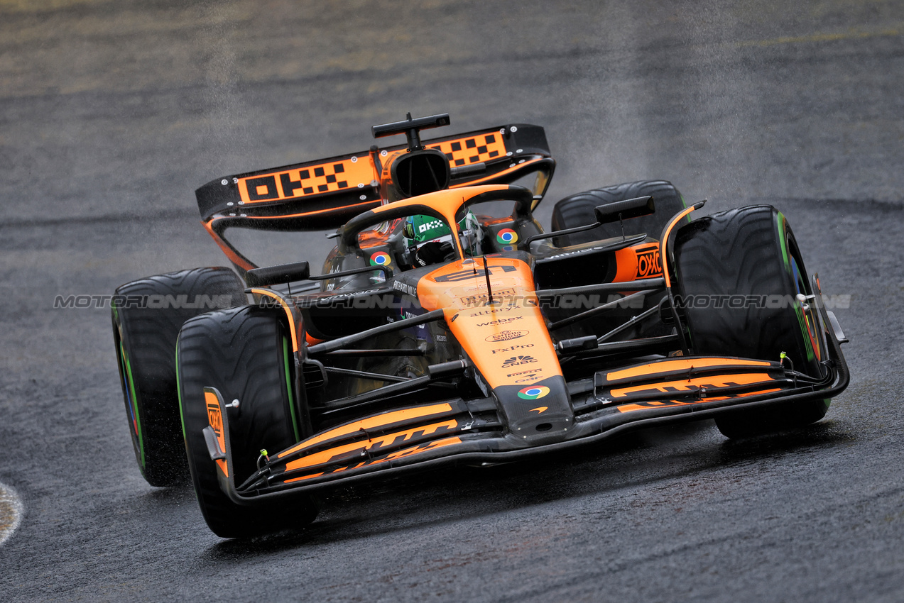 GP BRASILE, Oscar Piastri (AUS) McLaren MCL38.

03.11.2024. Formula 1 World Championship, Rd 21, Brazilian Grand Prix, Sao Paulo, Brazil, Gara Day.

 - www.xpbimages.com, EMail: requests@xpbimages.com © Copyright: Coates / XPB Images