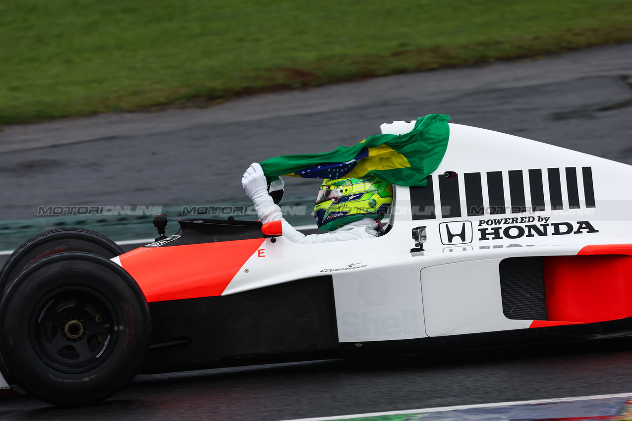 GP BRASILE, Lewis Hamilton drives Ayrton Senna's 1990 title winning car
03.11.2024. Formula 1 World Championship, Rd 21, Brazilian Grand Prix, Sao Paulo, Brazil, Gara Day.
- www.xpbimages.com, EMail: requests@xpbimages.com © Copyright: Charniaux / XPB Images