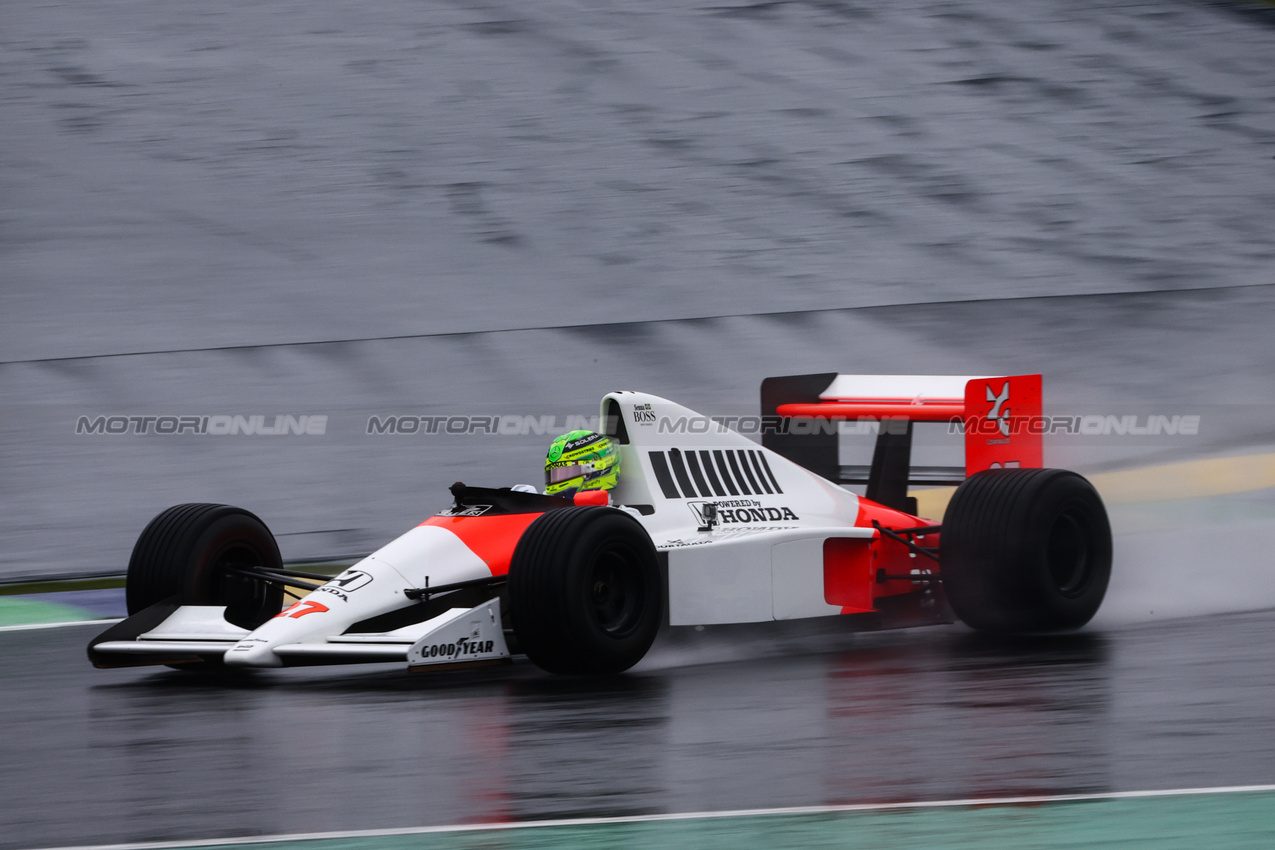 GP BRASILE, Lewis Hamilton drives Ayrton Senna's 1990 title winning car
03.11.2024. Formula 1 World Championship, Rd 21, Brazilian Grand Prix, Sao Paulo, Brazil, Gara Day.
- www.xpbimages.com, EMail: requests@xpbimages.com © Copyright: Charniaux / XPB Images