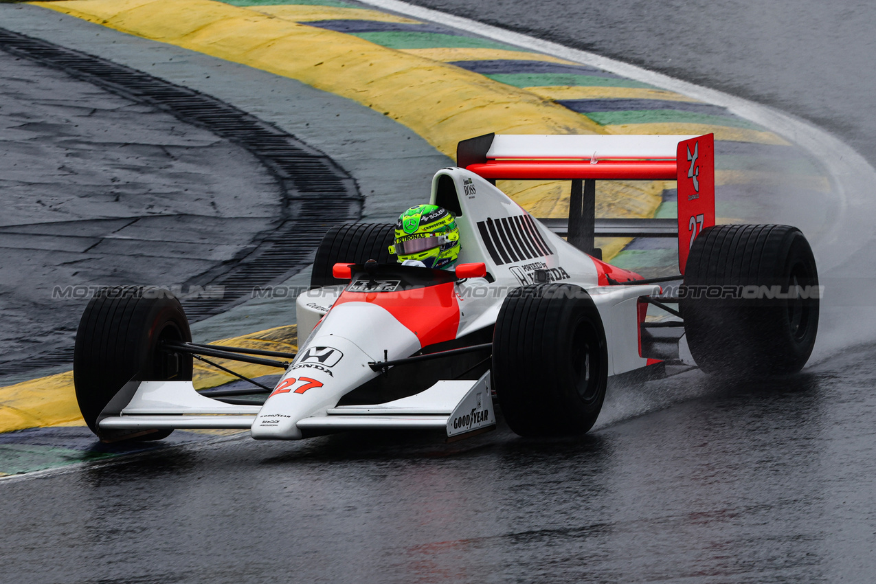 GP BRASILE, Lewis Hamilton drives Ayrton Senna's 1990 title winning car
03.11.2024. Formula 1 World Championship, Rd 21, Brazilian Grand Prix, Sao Paulo, Brazil, Gara Day.
- www.xpbimages.com, EMail: requests@xpbimages.com © Copyright: Charniaux / XPB Images