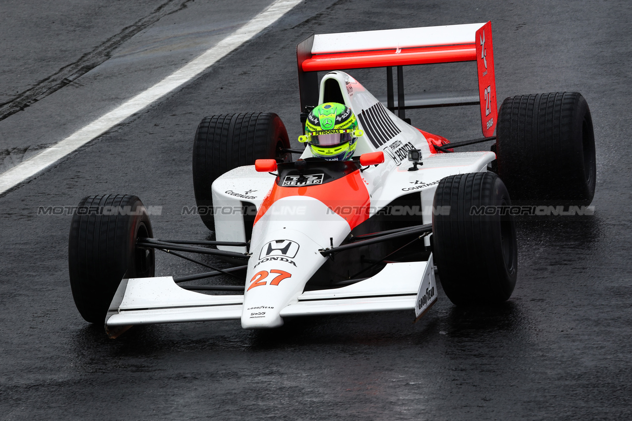 GP BRASILE, Lewis Hamilton drives Ayrton Senna's 1990 title winning car
03.11.2024. Formula 1 World Championship, Rd 21, Brazilian Grand Prix, Sao Paulo, Brazil, Gara Day.
- www.xpbimages.com, EMail: requests@xpbimages.com © Copyright: Charniaux / XPB Images