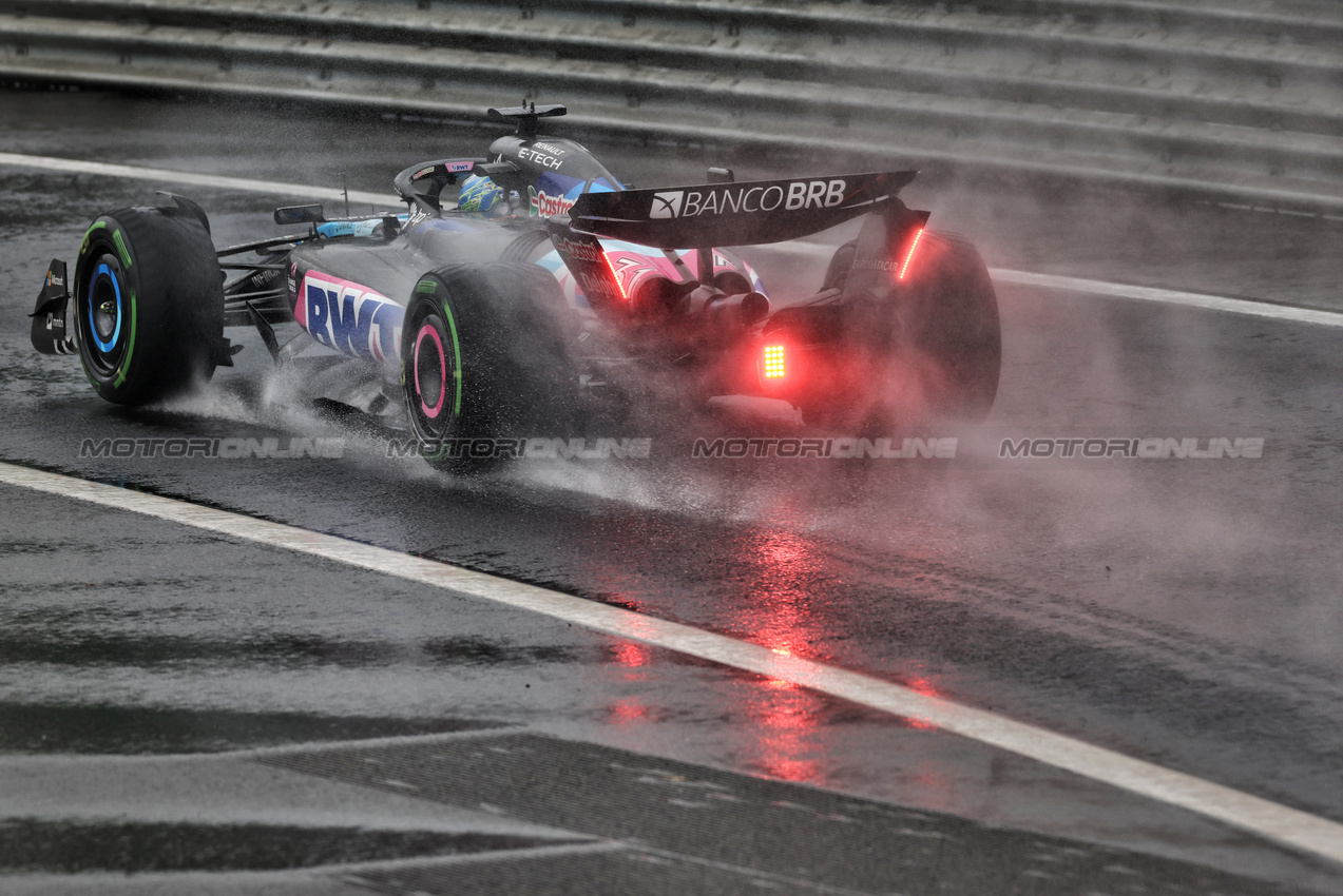 GP BRASILE, Esteban Ocon (FRA) Alpine F1 Team A524.

03.11.2024. Formula 1 World Championship, Rd 21, Brazilian Grand Prix, Sao Paulo, Brazil, Gara Day.

 - www.xpbimages.com, EMail: requests@xpbimages.com © Copyright: Staley / XPB Images