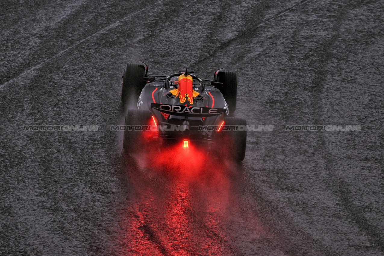 GP BRASILE, Max Verstappen (NLD) Red Bull Racing RB20.

03.11.2024. Formula 1 World Championship, Rd 21, Brazilian Grand Prix, Sao Paulo, Brazil, Gara Day.

 - www.xpbimages.com, EMail: requests@xpbimages.com © Copyright: Coates / XPB Images