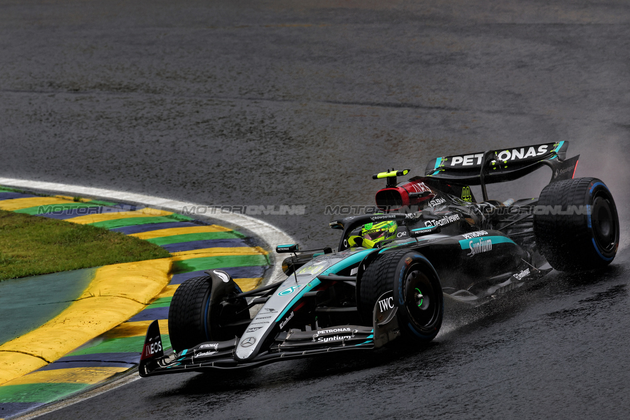 GP BRASILE, Lewis Hamilton (GBR) Mercedes AMG F1 W15.

03.11.2024. Formula 1 World Championship, Rd 21, Brazilian Grand Prix, Sao Paulo, Brazil, Gara Day.

 - www.xpbimages.com, EMail: requests@xpbimages.com © Copyright: Coates / XPB Images