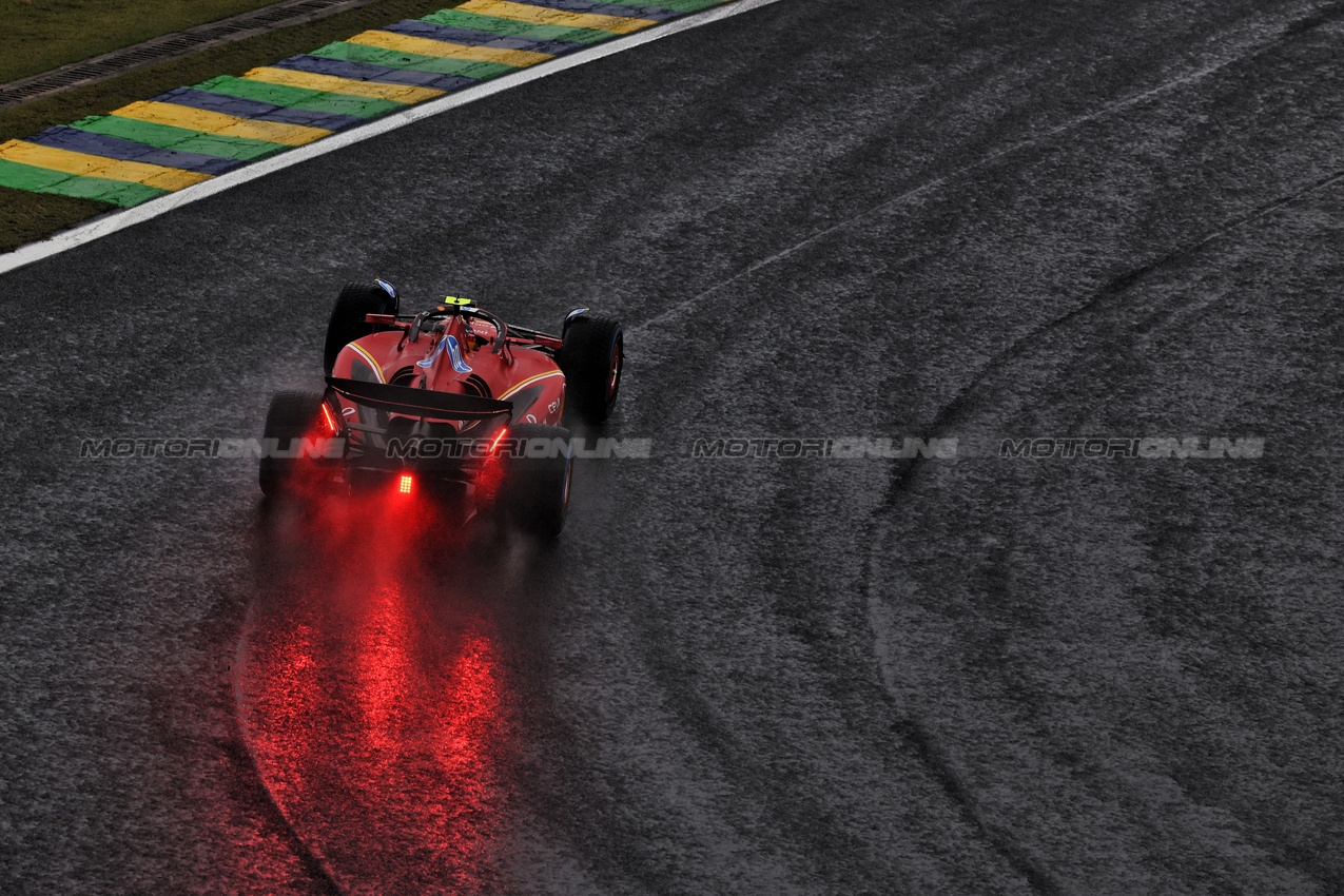 GP BRASILE, Carlos Sainz Jr (ESP) Ferrari SF-24.

03.11.2024. Formula 1 World Championship, Rd 21, Brazilian Grand Prix, Sao Paulo, Brazil, Gara Day.

 - www.xpbimages.com, EMail: requests@xpbimages.com © Copyright: Coates / XPB Images