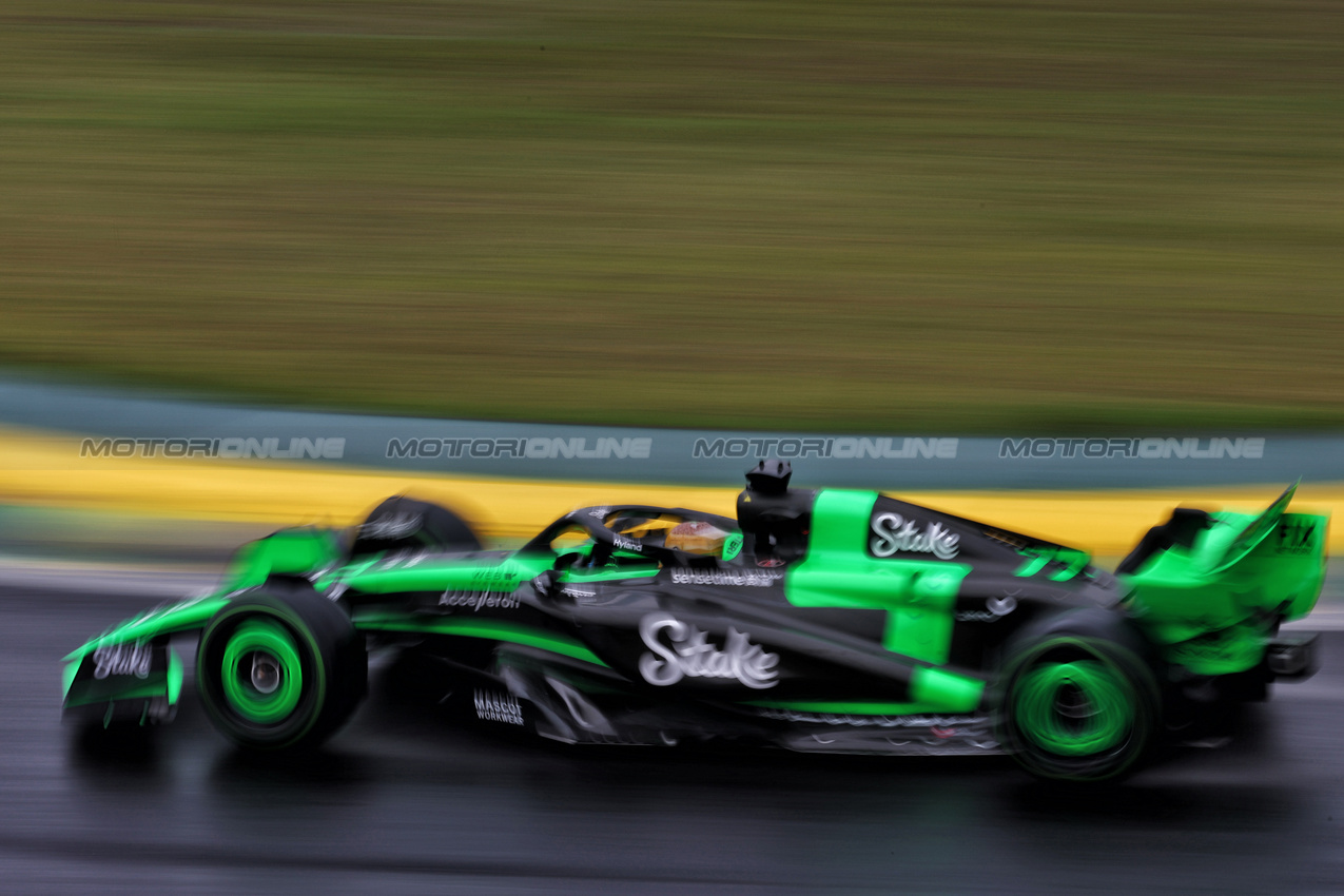 GP BRASILE, Valtteri Bottas (FIN) Sauber C44.

03.11.2024. Formula 1 World Championship, Rd 21, Brazilian Grand Prix, Sao Paulo, Brazil, Gara Day.

 - www.xpbimages.com, EMail: requests@xpbimages.com © Copyright: Coates / XPB Images