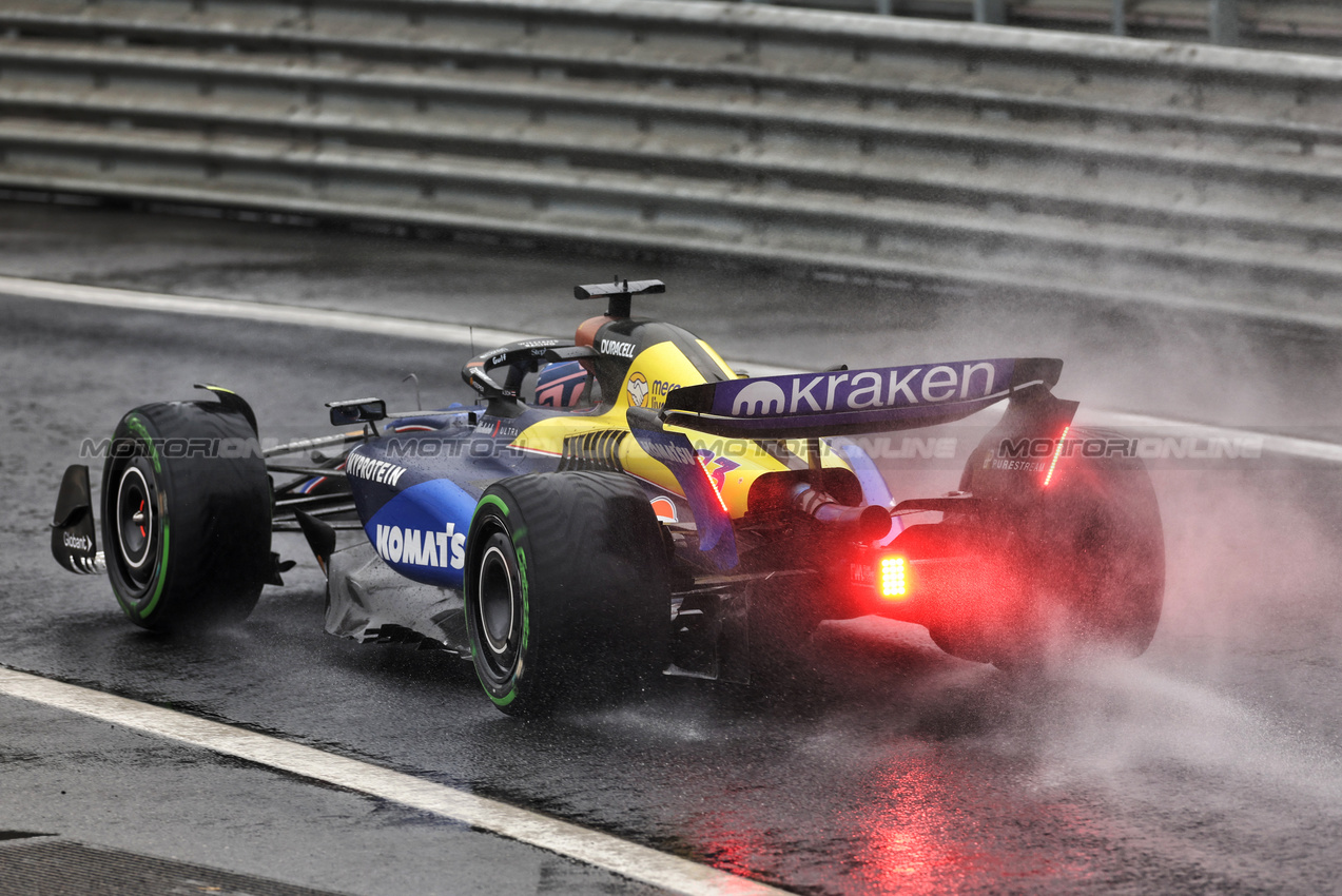 GP BRASILE, Alexander Albon (THA) Williams Racing FW46.

03.11.2024. Formula 1 World Championship, Rd 21, Brazilian Grand Prix, Sao Paulo, Brazil, Gara Day.

 - www.xpbimages.com, EMail: requests@xpbimages.com © Copyright: Staley / XPB Images