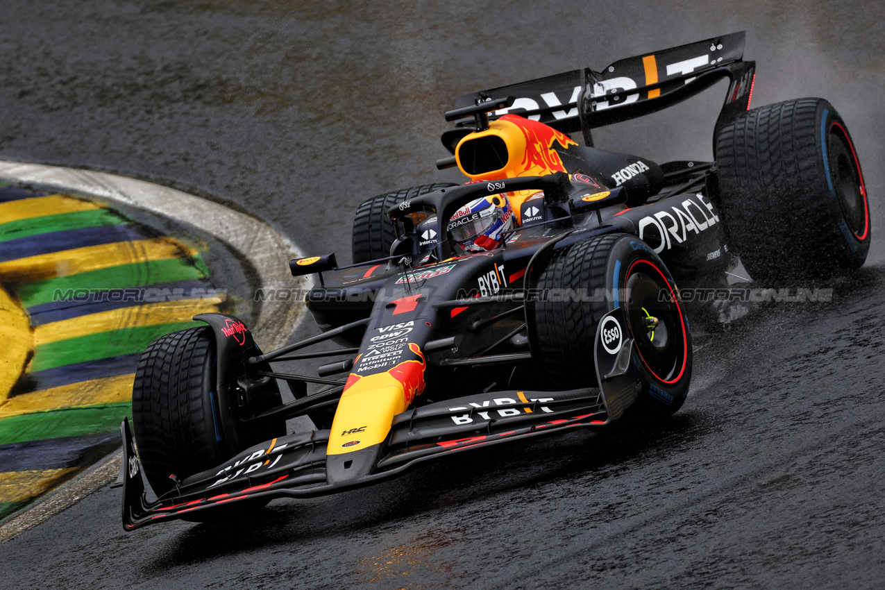 GP BRASILE, Max Verstappen (NLD) Red Bull Racing RB20.

03.11.2024. Formula 1 World Championship, Rd 21, Brazilian Grand Prix, Sao Paulo, Brazil, Gara Day.

 - www.xpbimages.com, EMail: requests@xpbimages.com © Copyright: Coates / XPB Images