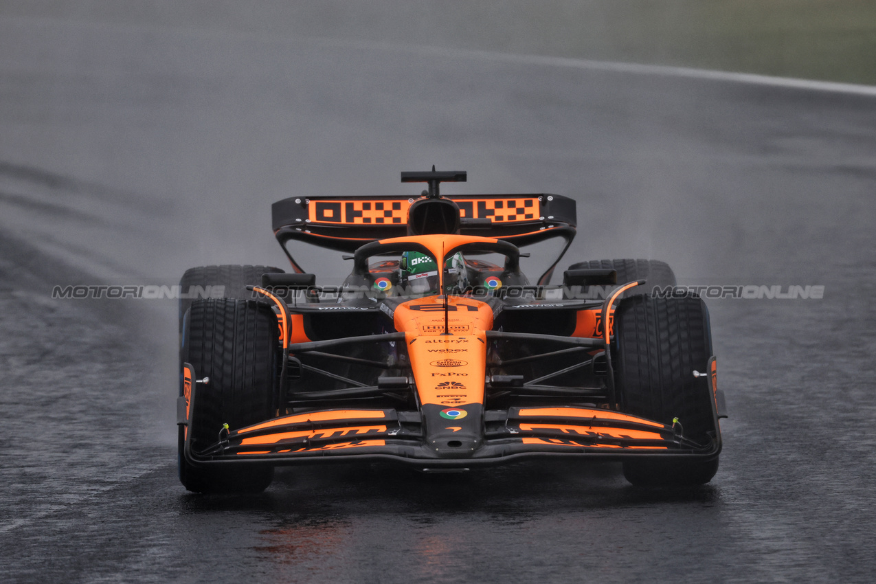 GP BRASILE, Oscar Piastri (AUS) McLaren MCL38.

03.11.2024. Formula 1 World Championship, Rd 21, Brazilian Grand Prix, Sao Paulo, Brazil, Gara Day.

 - www.xpbimages.com, EMail: requests@xpbimages.com © Copyright: Coates / XPB Images