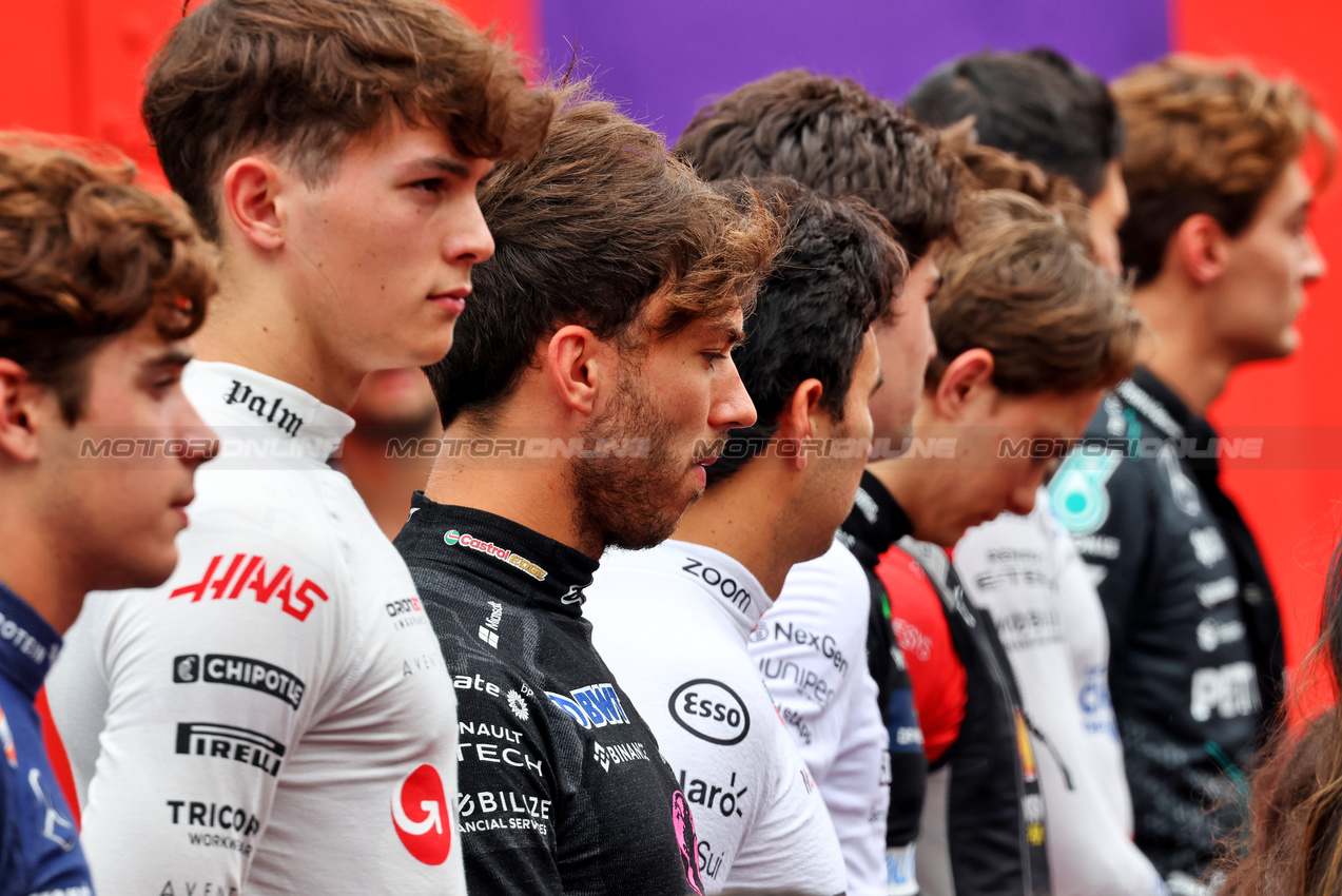 GP BRASILE, Pierre Gasly (FRA) Alpine F1 Team as the grid observes the national anthem.

03.11.2024. Formula 1 World Championship, Rd 21, Brazilian Grand Prix, Sao Paulo, Brazil, Gara Day.

- www.xpbimages.com, EMail: requests@xpbimages.com © Copyright: Batchelor / XPB Images