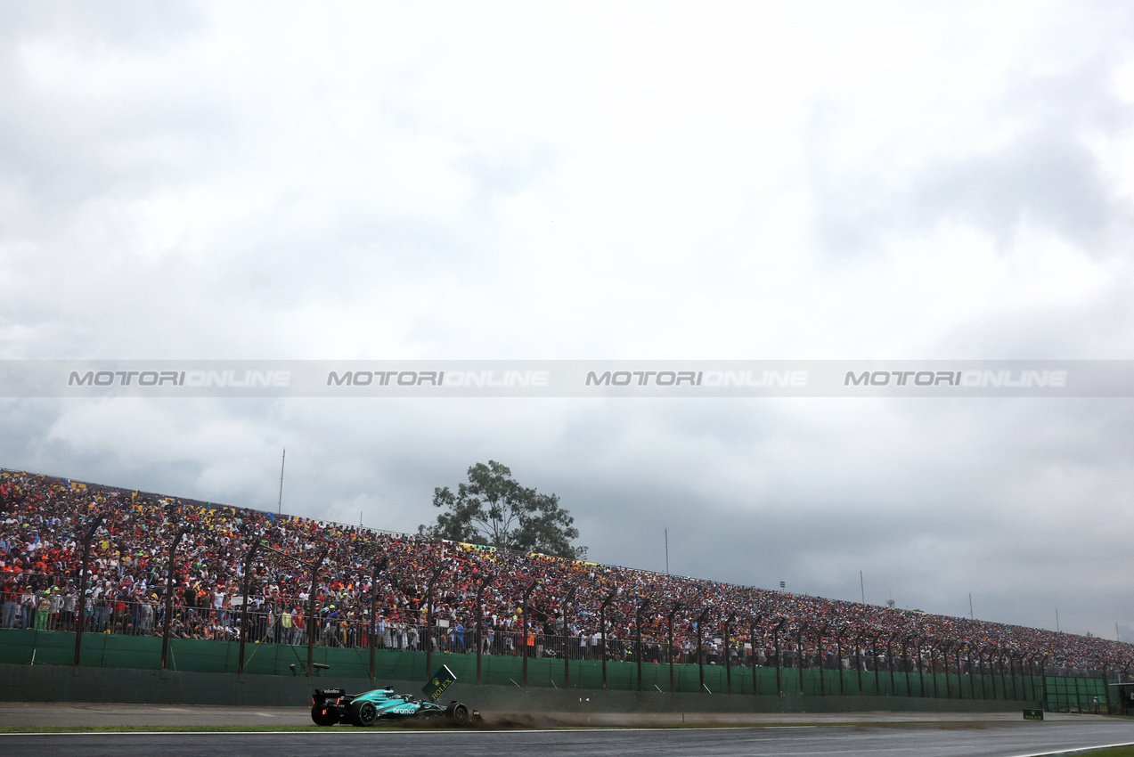 GP BRASILE, Lance Stroll (CDN) Aston Martin F1 Team AMR24 crashed on the formation lap.

03.11.2024. Formula 1 World Championship, Rd 21, Brazilian Grand Prix, Sao Paulo, Brazil, Gara Day.

 - www.xpbimages.com, EMail: requests@xpbimages.com © Copyright: Coates / XPB Images