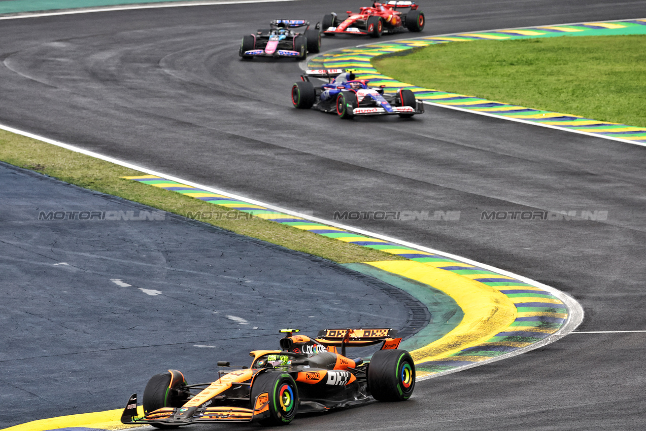 GP BRASILE, Lando Norris (GBR) McLaren MCL38.

03.11.2024. Formula 1 World Championship, Rd 21, Brazilian Grand Prix, Sao Paulo, Brazil, Gara Day.

- www.xpbimages.com, EMail: requests@xpbimages.com © Copyright: Batchelor / XPB Images