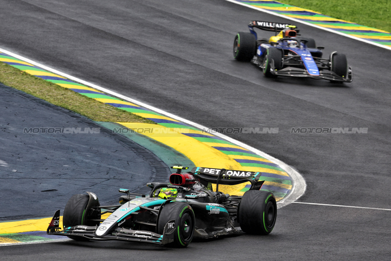 GP BRASILE, Lewis Hamilton (GBR) Mercedes AMG F1 W15.

03.11.2024. Formula 1 World Championship, Rd 21, Brazilian Grand Prix, Sao Paulo, Brazil, Gara Day.

- www.xpbimages.com, EMail: requests@xpbimages.com © Copyright: Batchelor / XPB Images