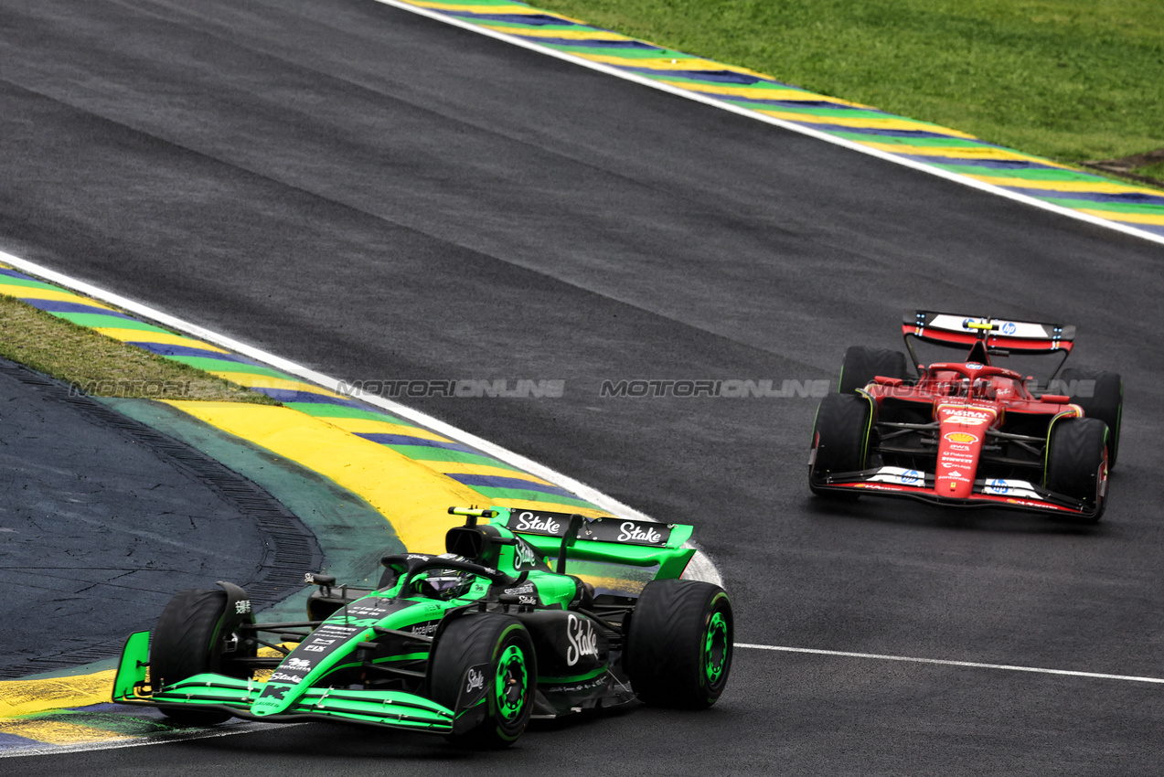 GP BRASILE, Zhou Guanyu (CHN) Sauber C44.

03.11.2024. Formula 1 World Championship, Rd 21, Brazilian Grand Prix, Sao Paulo, Brazil, Gara Day.

- www.xpbimages.com, EMail: requests@xpbimages.com © Copyright: Batchelor / XPB Images