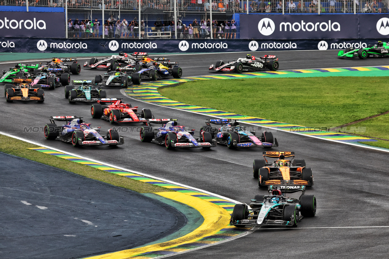 GP BRASILE, George Russell (GBR) Mercedes AMG F1 W15 davanti a at the partenza of the race.

03.11.2024. Formula 1 World Championship, Rd 21, Brazilian Grand Prix, Sao Paulo, Brazil, Gara Day.

- www.xpbimages.com, EMail: requests@xpbimages.com © Copyright: Batchelor / XPB Images