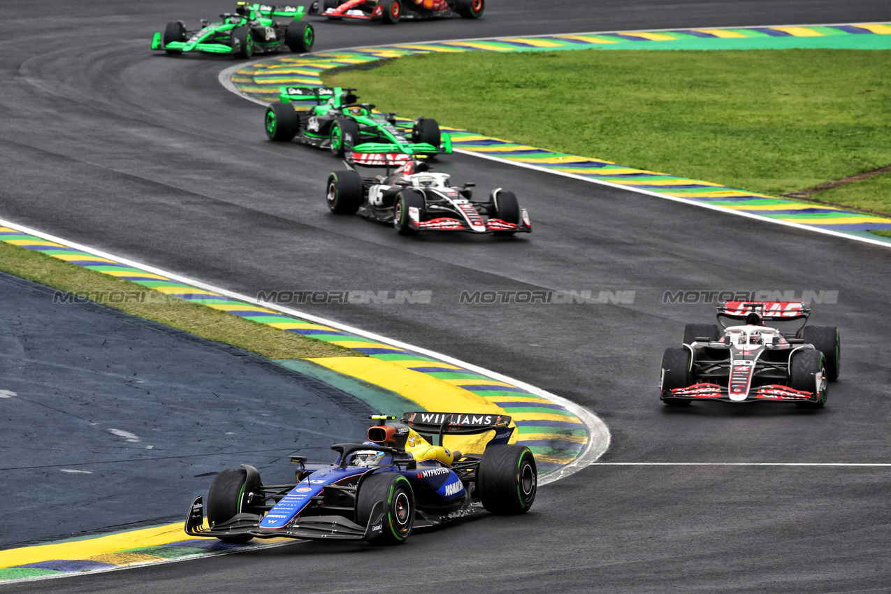 GP BRASILE, Franco Colapinto (ARG) Williams Racing FW46.

03.11.2024. Formula 1 World Championship, Rd 21, Brazilian Grand Prix, Sao Paulo, Brazil, Gara Day.

- www.xpbimages.com, EMail: requests@xpbimages.com © Copyright: Batchelor / XPB Images