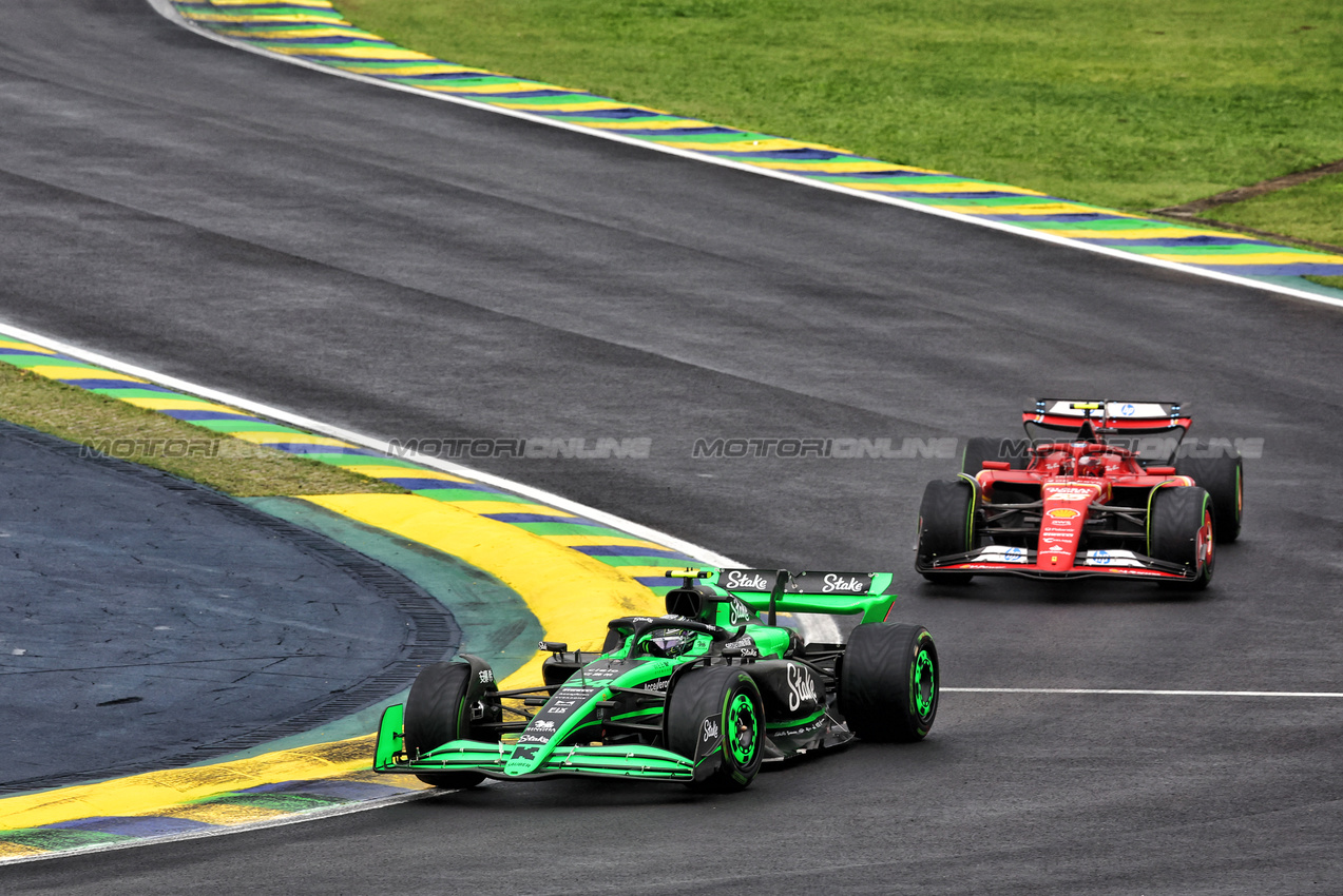 GP BRASILE, Zhou Guanyu (CHN) Sauber C44.

03.11.2024. Formula 1 World Championship, Rd 21, Brazilian Grand Prix, Sao Paulo, Brazil, Gara Day.

- www.xpbimages.com, EMail: requests@xpbimages.com © Copyright: Batchelor / XPB Images