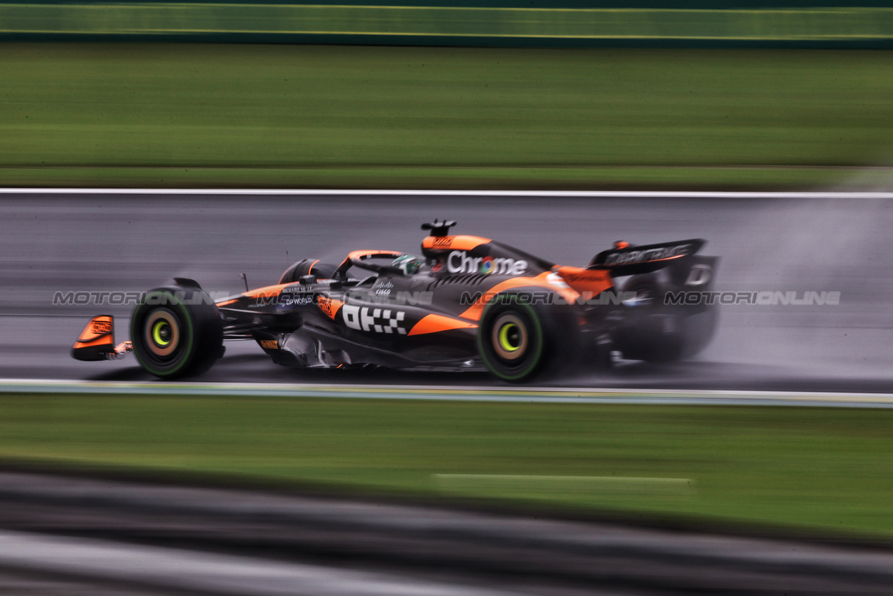 GP BRASILE, Oscar Piastri (AUS) McLaren MCL38.

03.11.2024. Formula 1 World Championship, Rd 21, Brazilian Grand Prix, Sao Paulo, Brazil, Gara Day.

 - www.xpbimages.com, EMail: requests@xpbimages.com © Copyright: Staley / XPB Images