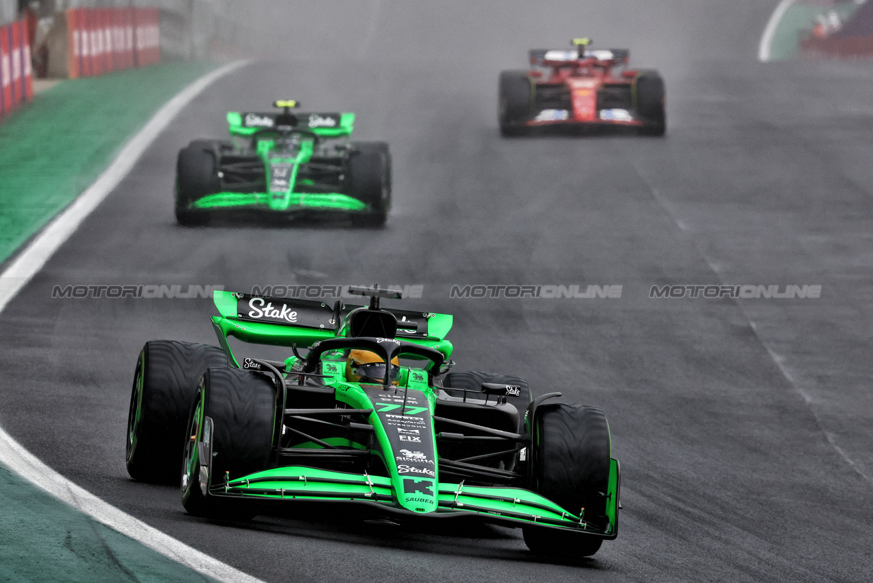 GP BRASILE, Valtteri Bottas (FIN) Sauber C44.

03.11.2024. Formula 1 World Championship, Rd 21, Brazilian Grand Prix, Sao Paulo, Brazil, Gara Day.

- www.xpbimages.com, EMail: requests@xpbimages.com © Copyright: Charniaux / XPB Images