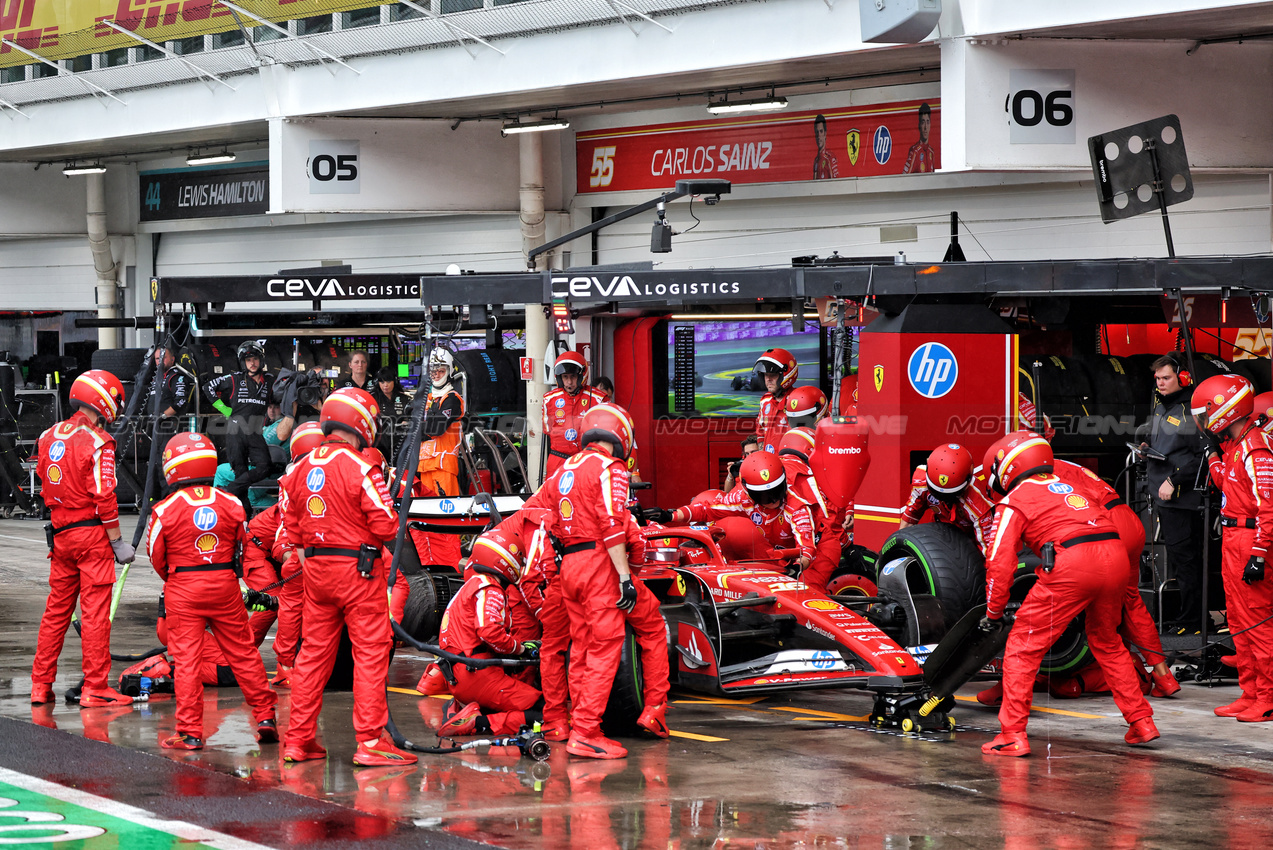 GP BRASILE, Charles Leclerc (MON) Ferrari SF-24 makes a pit stop.

03.11.2024. Formula 1 World Championship, Rd 21, Brazilian Grand Prix, Sao Paulo, Brazil, Gara Day.

- www.xpbimages.com, EMail: requests@xpbimages.com © Copyright: Batchelor / XPB Images