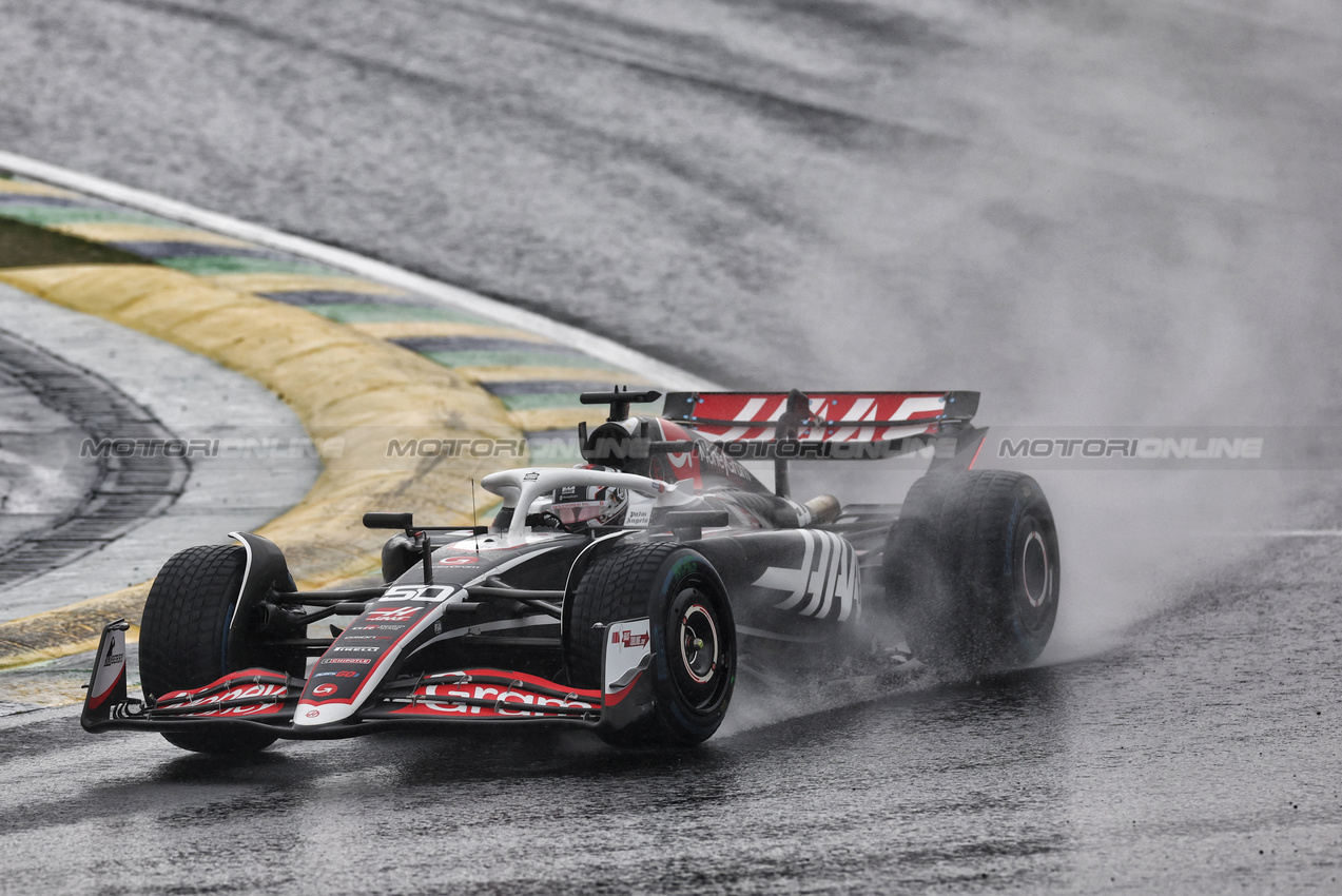 GP BRASILE, Oliver Bearman (GBR) Haas VF-24 Reserve Driver.

03.11.2024. Formula 1 World Championship, Rd 21, Brazilian Grand Prix, Sao Paulo, Brazil, Gara Day.

 - www.xpbimages.com, EMail: requests@xpbimages.com © Copyright: Staley / XPB Images