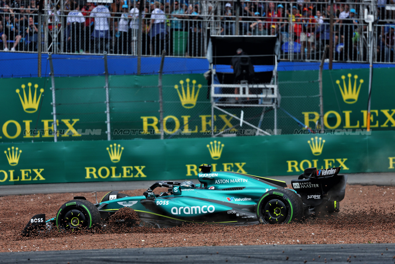 GP BRASILE, Lance Stroll (CDN) Aston Martin F1 Team AMR24 crashed on the formation lap.

03.11.2024. Formula 1 World Championship, Rd 21, Brazilian Grand Prix, Sao Paulo, Brazil, Gara Day.

 - www.xpbimages.com, EMail: requests@xpbimages.com © Copyright: Coates / XPB Images