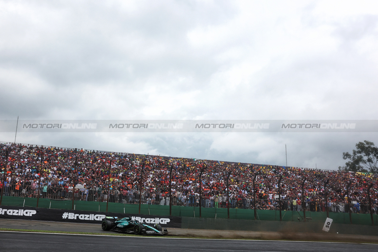 GP BRASILE, Lance Stroll (CDN) Aston Martin F1 Team AMR24 crashed on the formation lap.

03.11.2024. Formula 1 World Championship, Rd 21, Brazilian Grand Prix, Sao Paulo, Brazil, Gara Day.

 - www.xpbimages.com, EMail: requests@xpbimages.com © Copyright: Coates / XPB Images