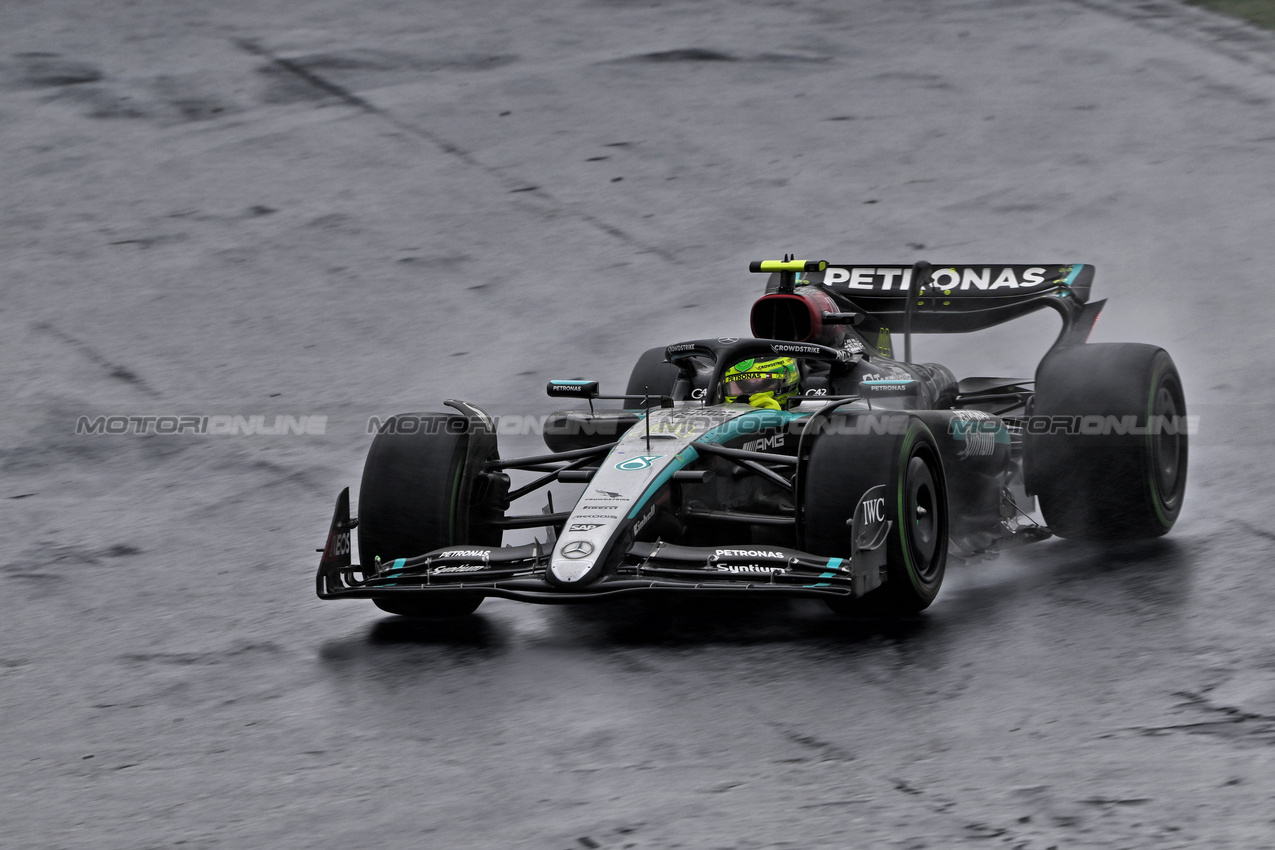 GP BRASILE, Lewis Hamilton (GBR) Mercedes AMG F1 W15 runs wide.

03.11.2024. Formula 1 World Championship, Rd 21, Brazilian Grand Prix, Sao Paulo, Brazil, Gara Day.

- www.xpbimages.com, EMail: requests@xpbimages.com © Copyright: Price / XPB Images