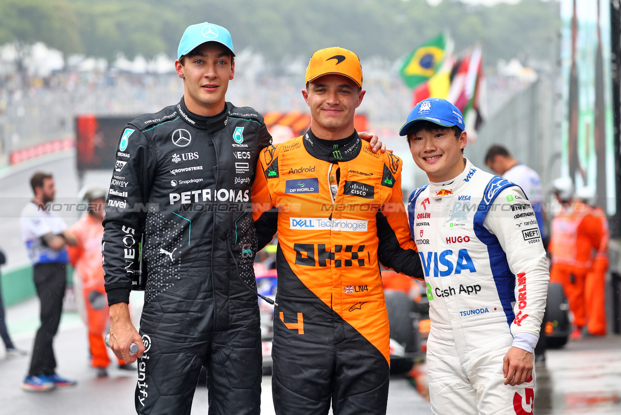 GP BRASILE, Qualifiche top three in parc ferme (L to R): George Russell (GBR) Mercedes AMG F1, second; Lando Norris (GBR) McLaren, pole position; Yuki Tsunoda (JPN) RB, third.

03.11.2024. Formula 1 World Championship, Rd 21, Brazilian Grand Prix, Sao Paulo, Brazil, Gara Day.

- www.xpbimages.com, EMail: requests@xpbimages.com © Copyright: Batchelor / XPB Images