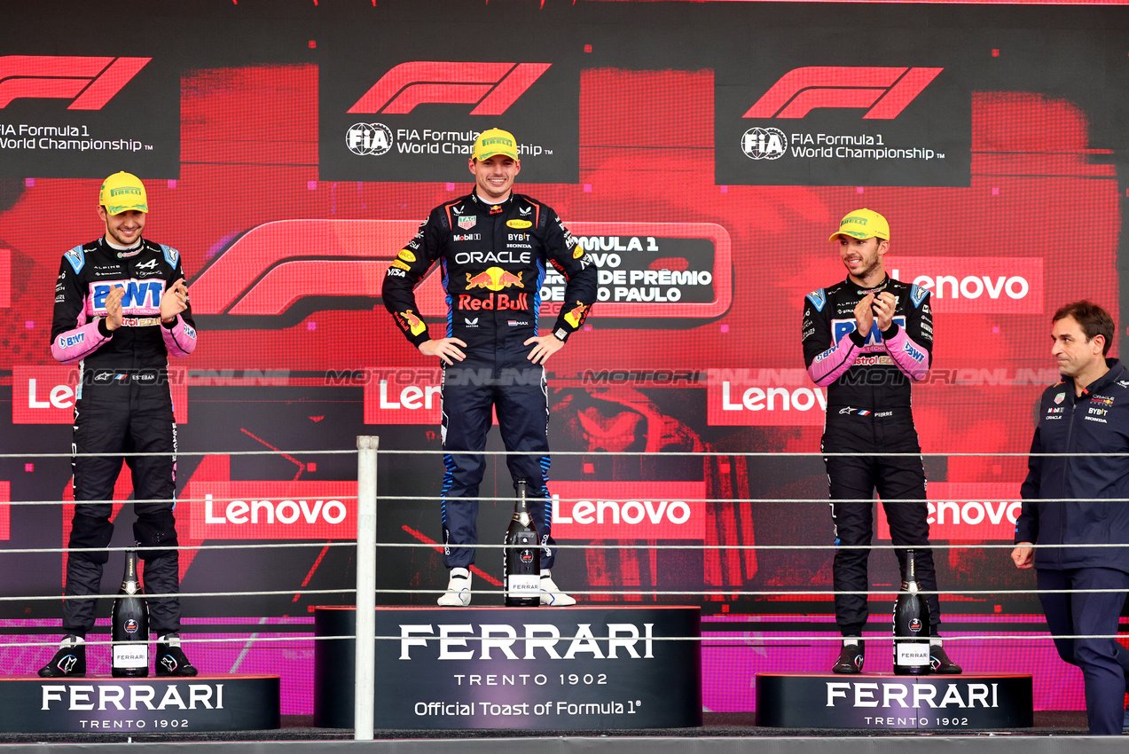 GP BRASILE, The podium (L to R): Esteban Ocon (FRA) Alpine F1 Team, second; Max Verstappen (NLD) Red Bull Racing, vincitore; Pierre Gasly (FRA) Alpine F1 Team, third.

03.11.2024. Formula 1 World Championship, Rd 21, Brazilian Grand Prix, Sao Paulo, Brazil, Gara Day.

- www.xpbimages.com, EMail: requests@xpbimages.com © Copyright: Batchelor / XPB Images