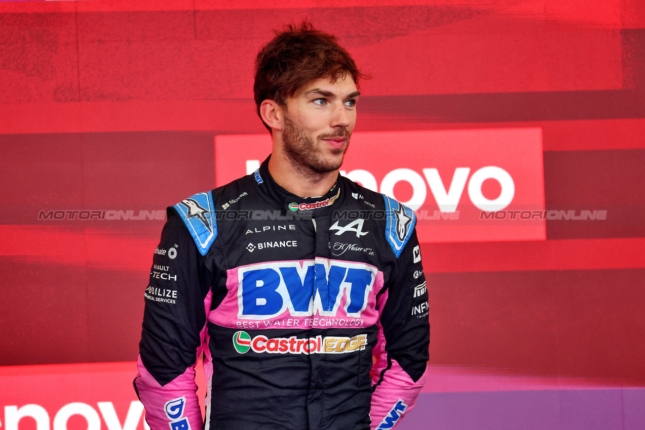 GP BRASILE, Pierre Gasly (FRA) Alpine F1 Team celebrates his third position on the podium.

03.11.2024. Formula 1 World Championship, Rd 21, Brazilian Grand Prix, Sao Paulo, Brazil, Gara Day.

- www.xpbimages.com, EMail: requests@xpbimages.com © Copyright: Batchelor / XPB Images