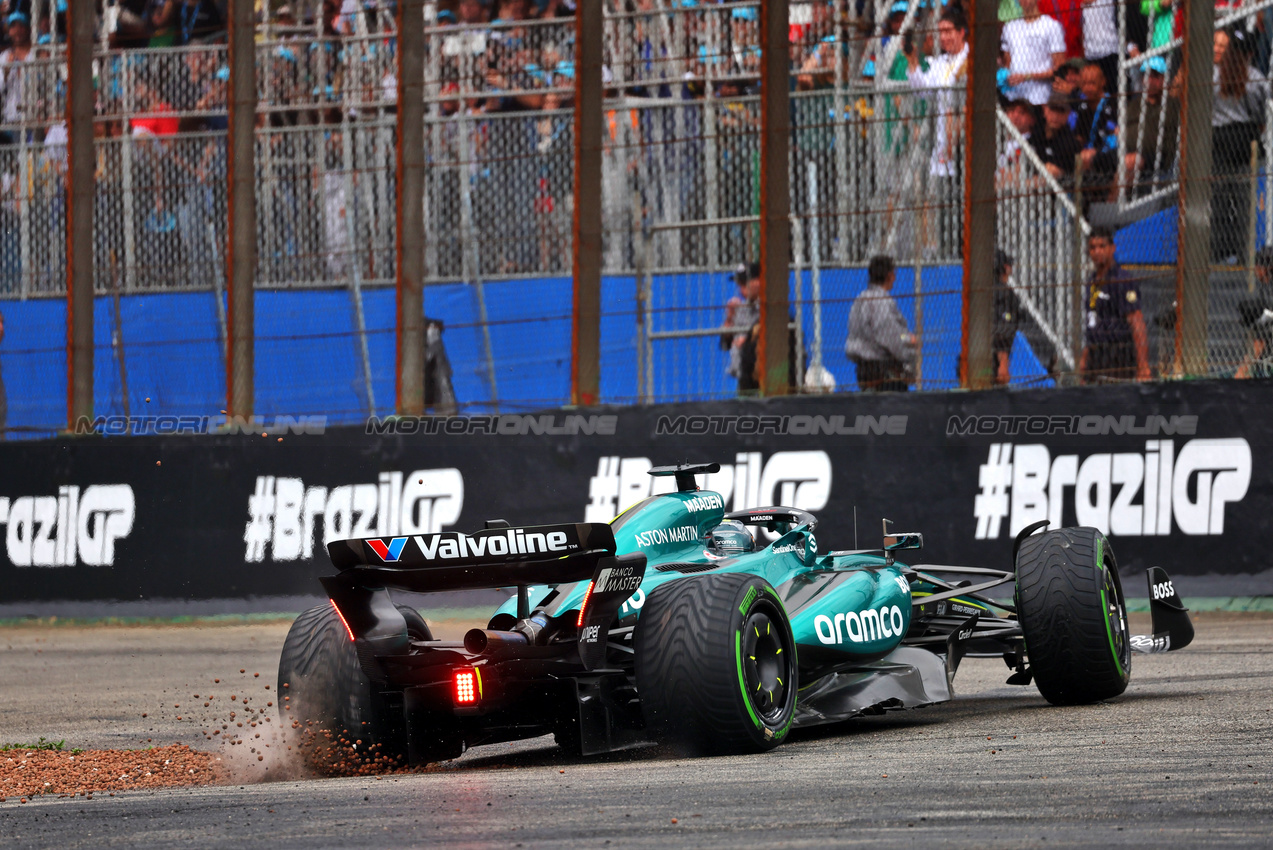 GP BRASILE, Lance Stroll (CDN) Aston Martin F1 Team AMR24 crashed on the formation lap.

03.11.2024. Formula 1 World Championship, Rd 21, Brazilian Grand Prix, Sao Paulo, Brazil, Gara Day.

 - www.xpbimages.com, EMail: requests@xpbimages.com © Copyright: Coates / XPB Images