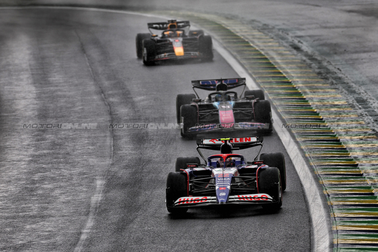 GP BRASILE, Yuki Tsunoda (JPN) RB VCARB 01.

03.11.2024. Formula 1 World Championship, Rd 21, Brazilian Grand Prix, Sao Paulo, Brazil, Gara Day.

 - www.xpbimages.com, EMail: requests@xpbimages.com © Copyright: Staley / XPB Images