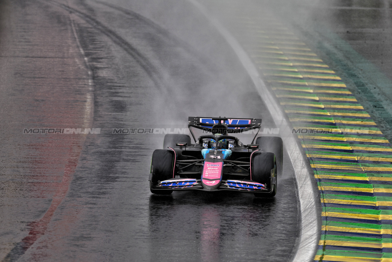 GP BRASILE, Esteban Ocon (FRA) Alpine F1 Team A524.

03.11.2024. Formula 1 World Championship, Rd 21, Brazilian Grand Prix, Sao Paulo, Brazil, Gara Day.

 - www.xpbimages.com, EMail: requests@xpbimages.com © Copyright: Staley / XPB Images