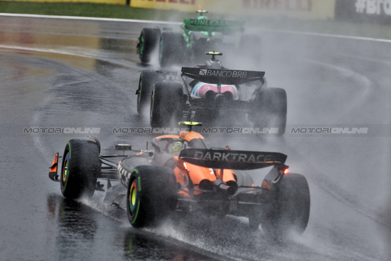 GP BRASILE, Pierre Gasly (FRA) Alpine F1 Team A524.

03.11.2024. Formula 1 World Championship, Rd 21, Brazilian Grand Prix, Sao Paulo, Brazil, Gara Day.

 - www.xpbimages.com, EMail: requests@xpbimages.com © Copyright: Staley / XPB Images