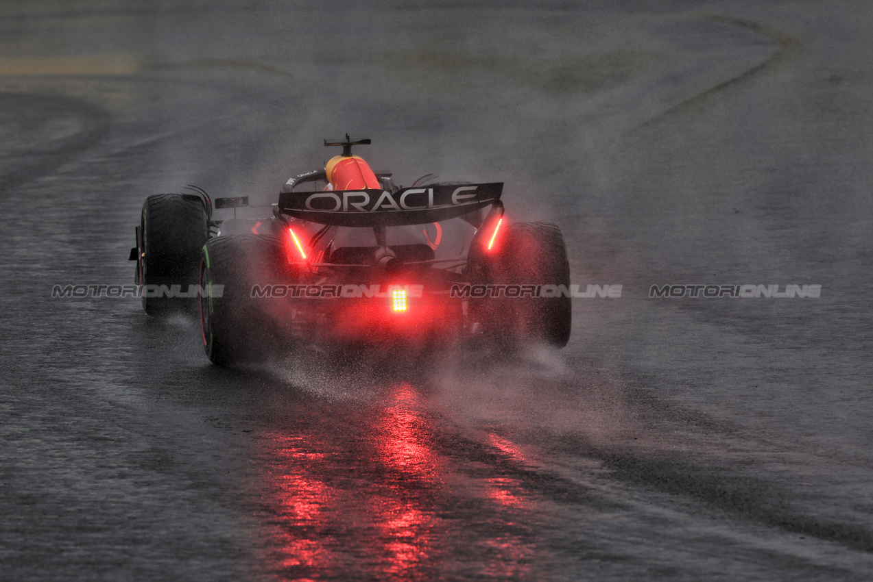 GP BRASILE, Max Verstappen (NLD) Red Bull Racing RB20.

03.11.2024. Formula 1 World Championship, Rd 21, Brazilian Grand Prix, Sao Paulo, Brazil, Gara Day.

 - www.xpbimages.com, EMail: requests@xpbimages.com © Copyright: Staley / XPB Images