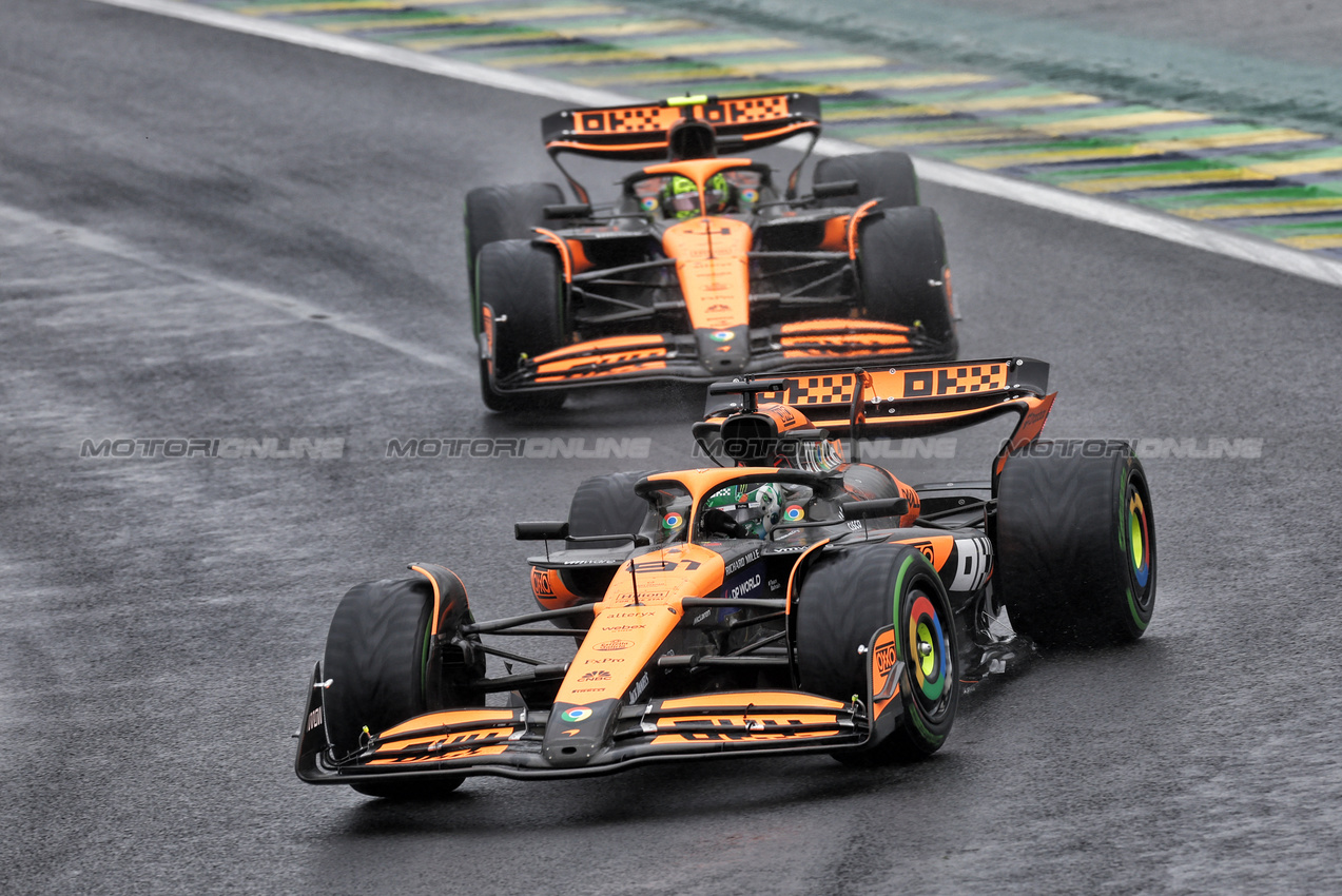 GP BRASILE, Oscar Piastri (AUS) McLaren MCL38.

03.11.2024. Formula 1 World Championship, Rd 21, Brazilian Grand Prix, Sao Paulo, Brazil, Gara Day.

 - www.xpbimages.com, EMail: requests@xpbimages.com © Copyright: Staley / XPB Images