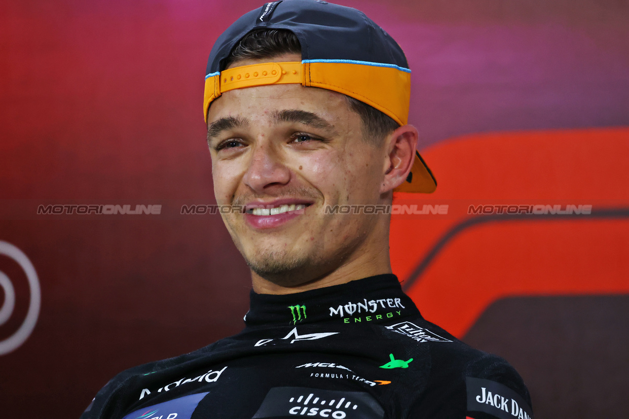 GP BRASILE, Lando Norris (GBR) McLaren in the post qualifying FIA Press Conference.

03.11.2024. Formula 1 World Championship, Rd 21, Brazilian Grand Prix, Sao Paulo, Brazil, Gara Day.

- www.xpbimages.com, EMail: requests@xpbimages.com © Copyright: Charniaux / XPB Images