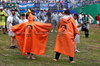 GP BRASILE, Circuit Atmosfera - fans with Lando Norris (GBR) McLaren ponchos.

03.11.2024. Formula 1 World Championship, Rd 21, Brazilian Grand Prix, Sao Paulo, Brazil, Gara Day.

 - www.xpbimages.com, EMail: requests@xpbimages.com © Copyright: Coates / XPB Images