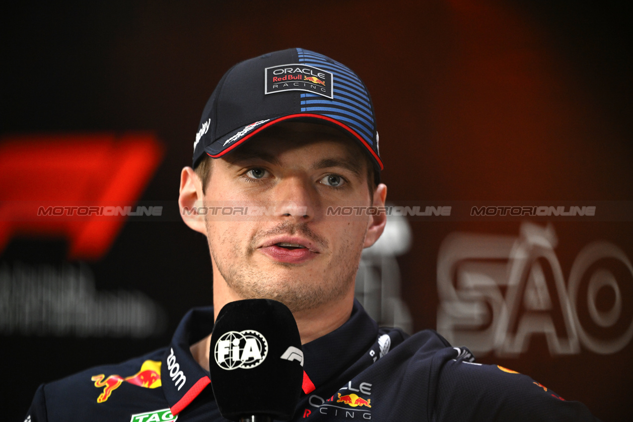 GP BRASILE, Max Verstappen (NLD) Red Bull Racing in the FIA Press Conference.

31.10.2024. Formula 1 World Championship, Rd 21, Brazilian Grand Prix, Sao Paulo, Brazil, Preparation Day.

- www.xpbimages.com, EMail: requests@xpbimages.com © Copyright: Price / XPB Images