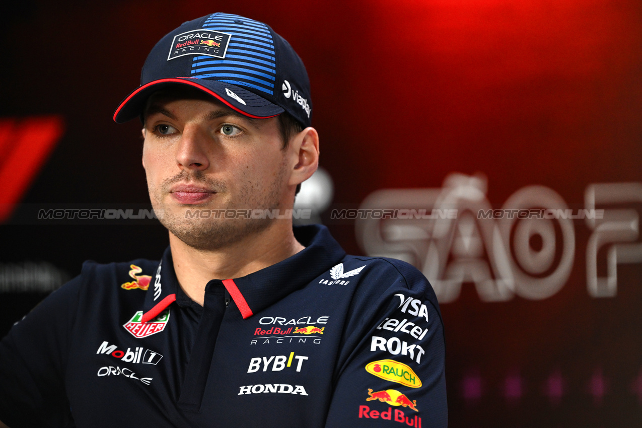 GP BRASILE, Max Verstappen (NLD) Red Bull Racing in the FIA Press Conference.

31.10.2024. Formula 1 World Championship, Rd 21, Brazilian Grand Prix, Sao Paulo, Brazil, Preparation Day.

- www.xpbimages.com, EMail: requests@xpbimages.com © Copyright: Price / XPB Images