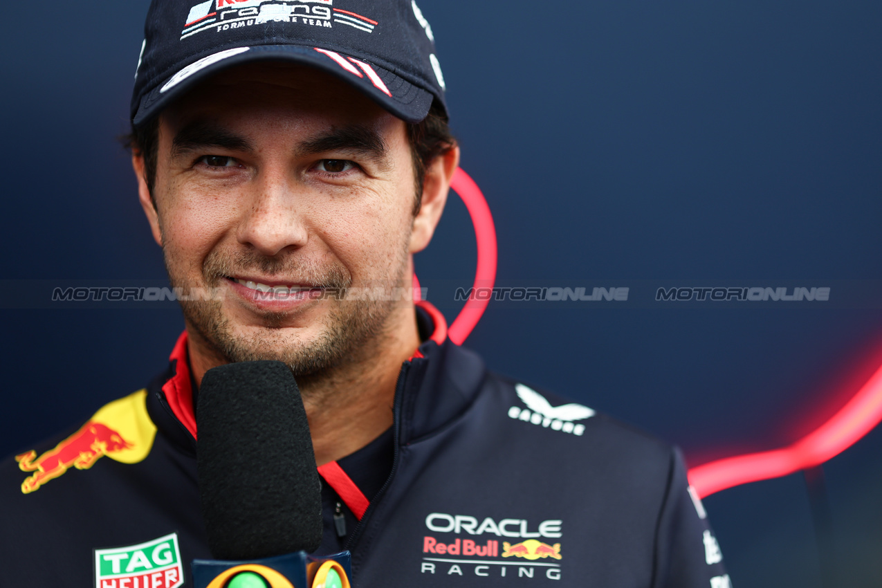 GP BRASILE, Sergio Perez (MEX), Red Bull Racing 
31.10.2024. Formula 1 World Championship, Rd 21, Brazilian Grand Prix, Sao Paulo, Brazil, Preparation Day.
- www.xpbimages.com, EMail: requests@xpbimages.com © Copyright: Charniaux / XPB Images