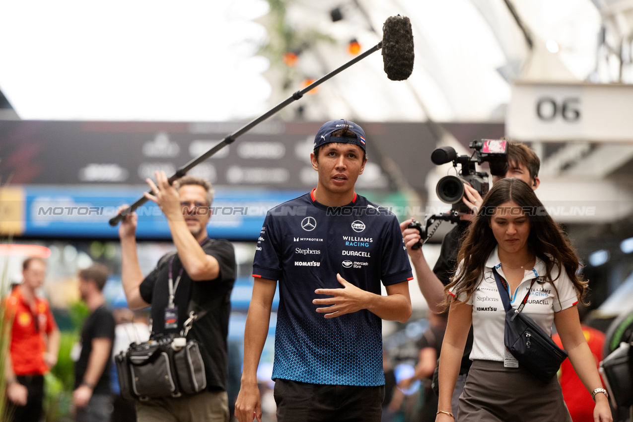 GP BRASILE, Alexander Albon (THA) Williams Racing.

31.10.2024. Formula 1 World Championship, Rd 21, Brazilian Grand Prix, Sao Paulo, Brazil, Preparation Day.

- www.xpbimages.com, EMail: requests@xpbimages.com © Copyright: Price / XPB Images