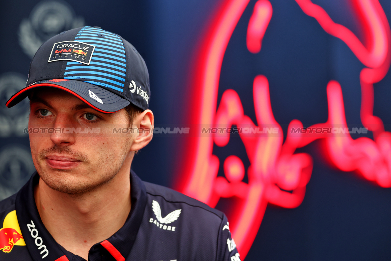 GP BRASILE, Max Verstappen (NLD) Red Bull Racing.

31.10.2024. Formula 1 World Championship, Rd 21, Brazilian Grand Prix, Sao Paulo, Brazil, Preparation Day.

 - www.xpbimages.com, EMail: requests@xpbimages.com © Copyright: Coates / XPB Images