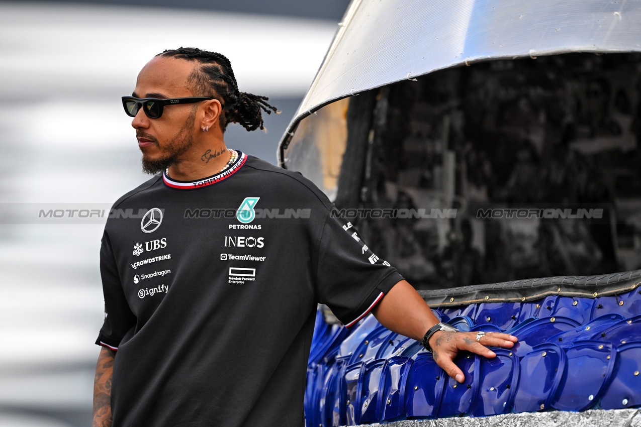 GP BRASILE, Lewis Hamilton (GBR) Mercedes AMG F1.

31.10.2024. Formula 1 World Championship, Rd 21, Brazilian Grand Prix, Sao Paulo, Brazil, Preparation Day.

- www.xpbimages.com, EMail: requests@xpbimages.com © Copyright: Price / XPB Images