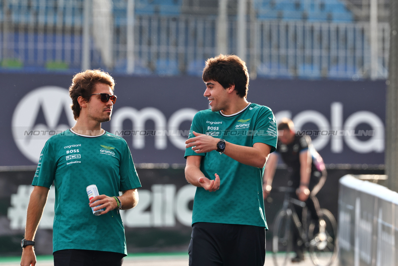 GP BRASILE, (L to R): Felipe Drugovich (BRA) Aston Martin F1 Team, Reserve e Development Programme Driver with Lance Stroll (CDN) Aston Martin F1 Team.

31.10.2024. Formula 1 World Championship, Rd 21, Brazilian Grand Prix, Sao Paulo, Brazil, Preparation Day.

 - www.xpbimages.com, EMail: requests@xpbimages.com © Copyright: Coates / XPB Images