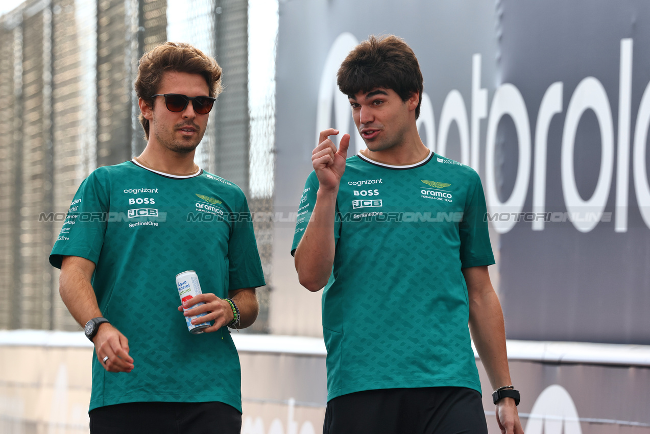 GP BRASILE, (L to R): Felipe Drugovich (BRA) Aston Martin F1 Team, Reserve e Development Programme Driver with Lance Stroll (CDN) Aston Martin F1 Team.

31.10.2024. Formula 1 World Championship, Rd 21, Brazilian Grand Prix, Sao Paulo, Brazil, Preparation Day.

 - www.xpbimages.com, EMail: requests@xpbimages.com © Copyright: Coates / XPB Images