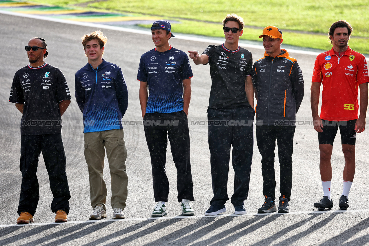 GP BRASILE, F1 drivers lined up at the Senna S.

31.10.2024. Formula 1 World Championship, Rd 21, Brazilian Grand Prix, Sao Paulo, Brazil, Preparation Day.

 - www.xpbimages.com, EMail: requests@xpbimages.com © Copyright: Coates / XPB Images