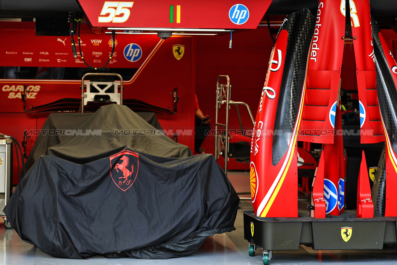 GP BRASILE, Ferrari SF-24 under covers in the pits.

31.10.2024. Formula 1 World Championship, Rd 21, Brazilian Grand Prix, Sao Paulo, Brazil, Preparation Day.

 - www.xpbimages.com, EMail: requests@xpbimages.com © Copyright: Coates / XPB Images