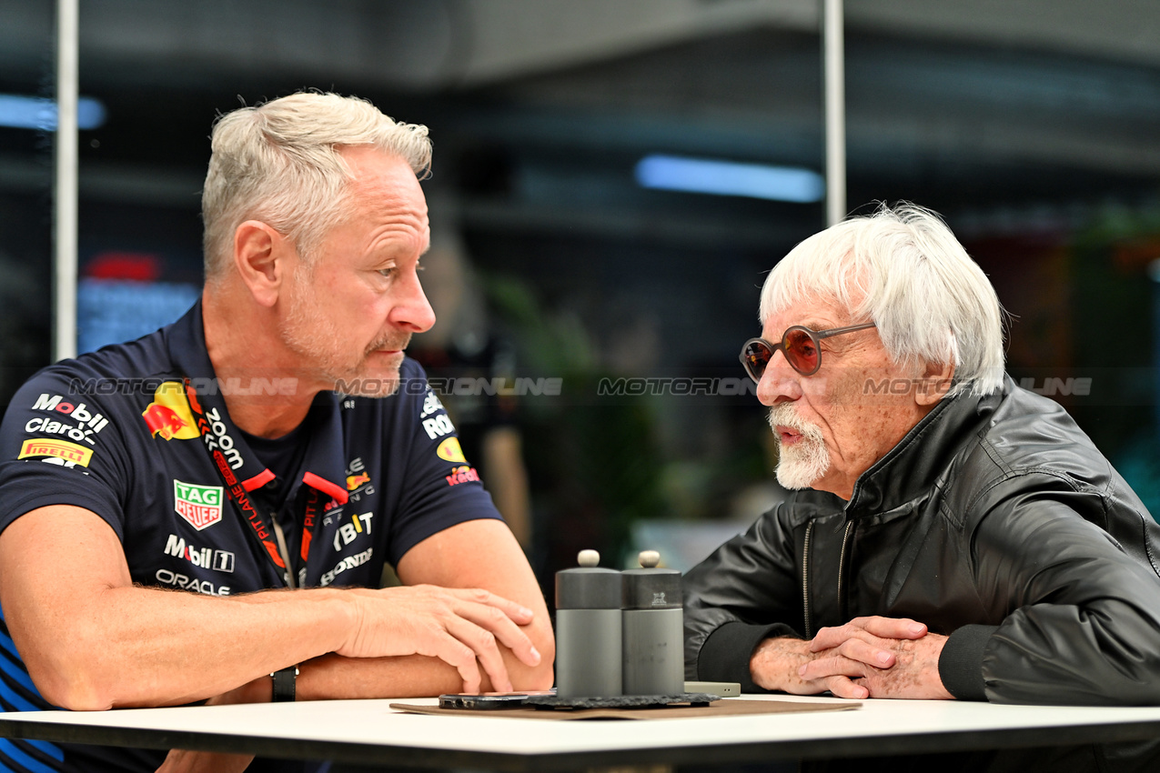 GP BRASILE, (L to R): Jonathan Wheatley (GBR) Red Bull Racing Team Manager with Bernie Ecclestone (GBR).

31.10.2024. Formula 1 World Championship, Rd 21, Brazilian Grand Prix, Sao Paulo, Brazil, Preparation Day.

- www.xpbimages.com, EMail: requests@xpbimages.com © Copyright: Price / XPB Images